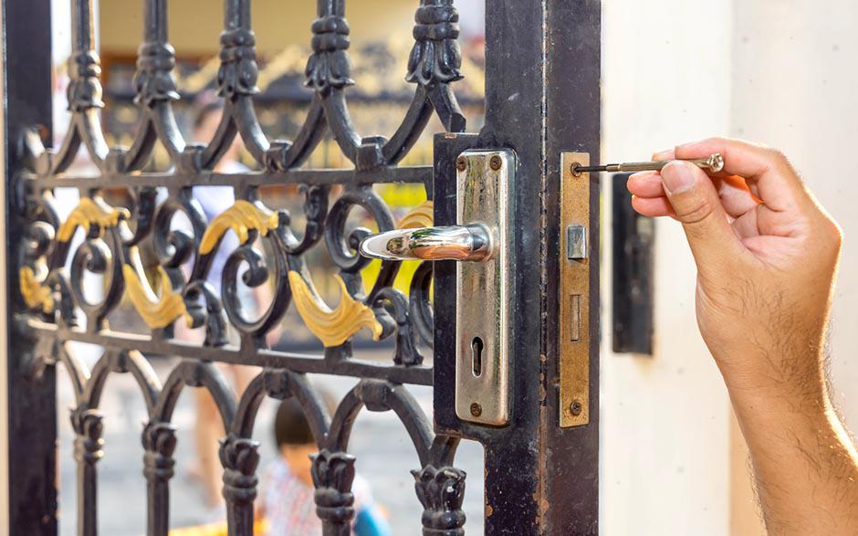 ouverture de porte claquée serrurier Bures-sur-Yvette